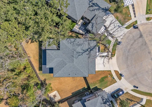 Photo 3 of Single family home for sale at 3059 Tall Oaks Ct, Denton, TX 76210 | MLS# 21372803 | Listing updated on 2026-10-07
