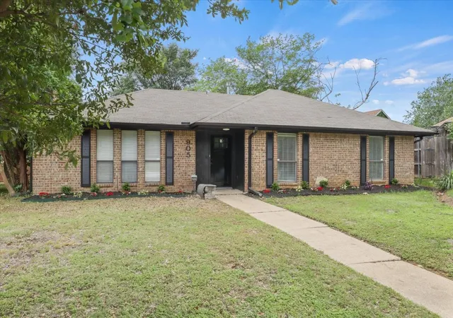 Photo 2 of Single family home for sale at 905 Timber Valley Cir, Flower Mound, TX 75028 | MLS# 21373874 | Listing updated on 2026-09-16