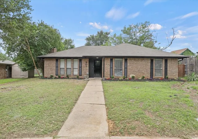 Photo 3 of Single family home for sale at 905 Timber Valley Cir, Flower Mound, TX 75028 | MLS# 21373874 | Listing updated on 2026-09-16
