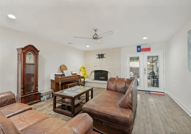 Photo 2 of Single family home for sale at 824 Wheelwood Dr, Hurst, TX 76053 | MLS# 21373841 | Listing updated on 2026-09-14