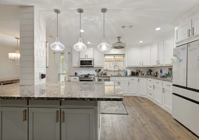 Photo 3 of Single family home for sale at 824 Wheelwood Dr, Hurst, TX 76053 | MLS# 21373841 | Listing updated on 2026-09-14