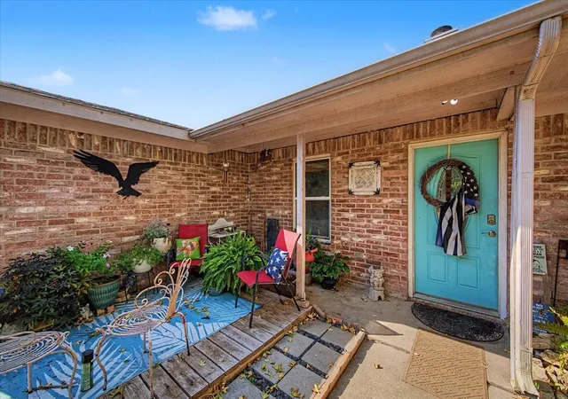 Photo 4 of Single family home for sale at 5705 Heatherglen Ter, Fort Worth, TX 76179 | MLS# 21373824 | Listing updated on 2026-09-11