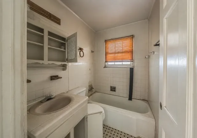 Photo 3 of Single family home for sale at 5801 Kilpatrick Ave, Fort Worth, TX 76107 | MLS# 21372903 | Listing updated on 2026-09-12