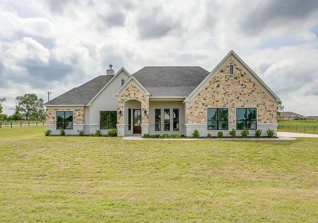 Photo 1 of Single family home for sale at 1001 Magnolia Ct, Springtown, TX 76082 | MLS# 21373867 | Listing updated on 2026-09-13