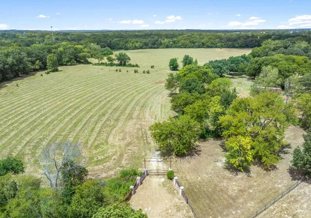 Photo 1 of Land for sale at Tbd Wood St, Athens, TX 75751 | MLS# 21368739 | Listing updated on 2026-09-11