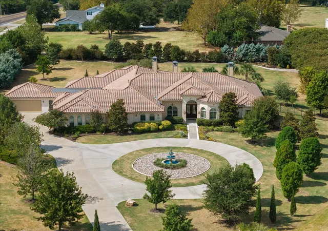 Photo 2 of Single family home for sale at 1700 Bison Meadow Ln, Rockwall, TX 75032 | MLS# 21365513 | Listing updated on 2026-09-13
