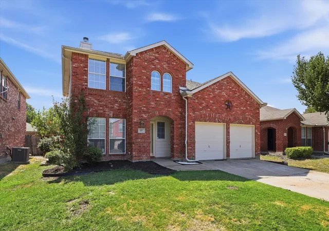 Photo 2 of Single family home for sale at 527 Tumbleweed Dr, Forney, TX 75126 | MLS# 21374068 | Listing updated on 2026-09-13