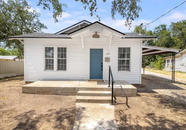 Photo 1 of Sale Pending at 1307 Ave I, Brownwood, TX 76801 | MLS# 21374100 | Listing updated on 2026-09-29