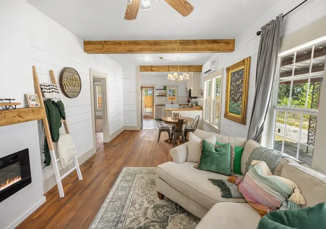 Photo 2 of Sale Pending at 1307 Ave I, Brownwood, TX 76801 | MLS# 21374100 | Listing updated on 2026-09-29
