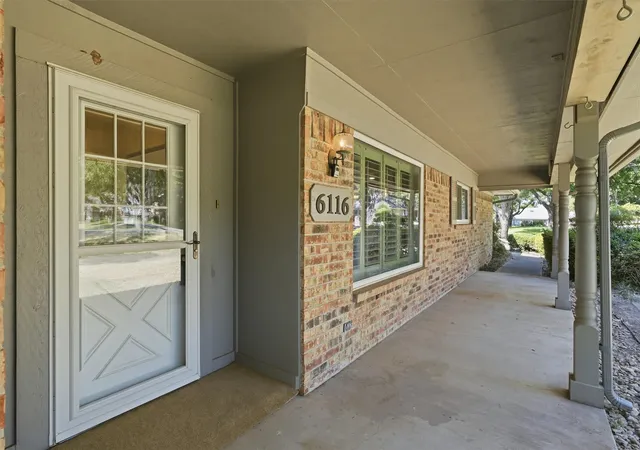 Photo 4 of Single family home for sale at 6116 Belvidere Cir, Granbury, TX 76049 | MLS# 21373992 | Listing updated on 2026-09-12