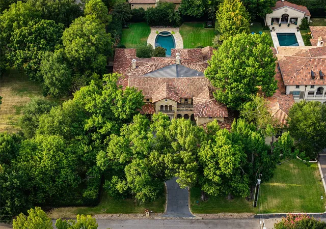 Photo 3 of Mansion for sale at 5543 Edlen Dr, Dallas, TX 75220 | MLS# 21365489 | Listing updated on 2026-09-13