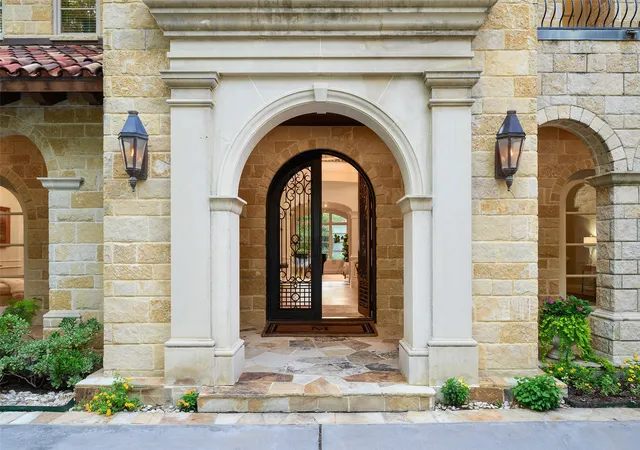 Photo 3 of Single family home for sale at 5543 Edlen Dr, Dallas, TX 75220 | MLS# 21365489 | Listing updated on 2026-09-13