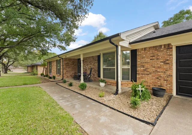 Photo 3 of Sale Pending at 1124 Green River Trl, Cleburne, TX 76033 | MLS# 21374241 | Listing updated on 2026-09-13