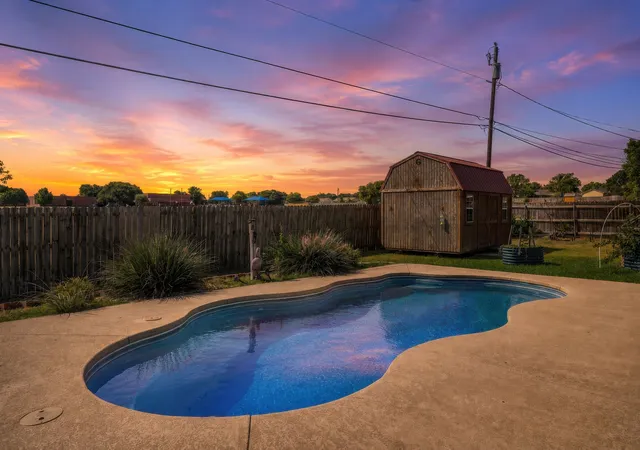 Photo 3 of Single family home for sale at 605 Angel Fire Dr, Hewitt, TX 76643 | MLS# 21373840 | Listing updated on 2026-09-30