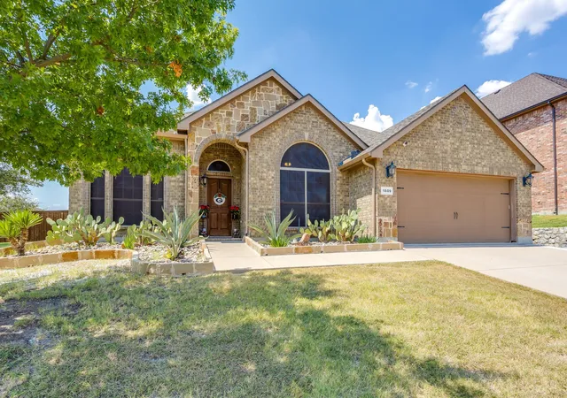 Photo 2 of Single family home for sale at 1609 Serenity Ln, Weatherford, TX 76087 | MLS# 21373902 | Listing updated on 2026-09-16