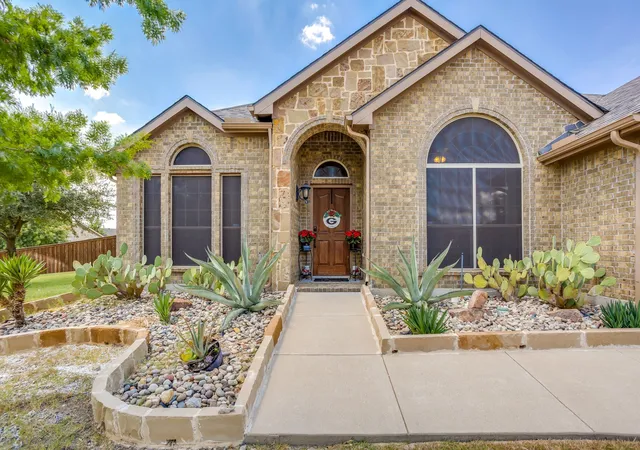 Photo 3 of Single family home for sale at 1609 Serenity Ln, Weatherford, TX 76087 | MLS# 21373902 | Listing updated on 2026-09-16