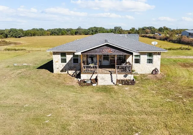 Photo 1 of Single family home for sale at 17215 Tarlton Rd, Mabank, TX 75147 | MLS# 21374304 | Listing updated on 2026-09-18