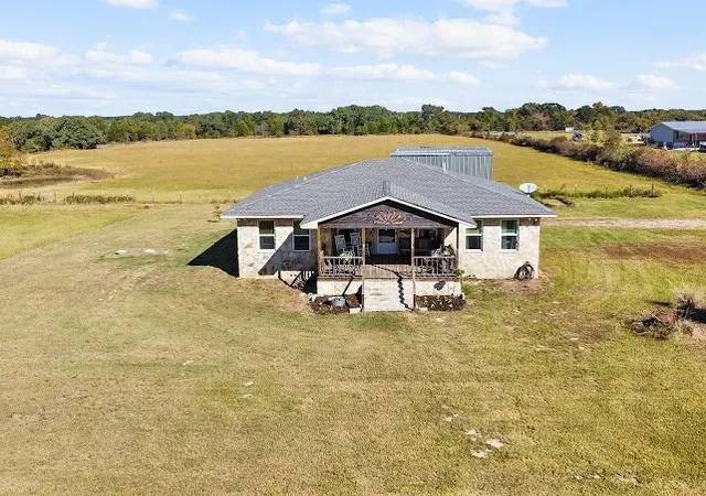 Photo 2 of Single family home for sale at 17215 Tarlton Rd, Mabank, TX 75147 | MLS# 21374304 | Listing updated on 2026-09-18