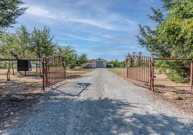 Photo 3 of Sale Pending at 4129 County Rd 4111, Campbell, TX 75422 | MLS# 21374044 | Listing updated on 2026-09-23
