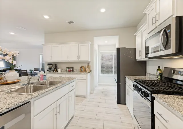 Photo 4 of Sale Pending at 709 Cofer Way, Fort Worth, TX 76131 | MLS# 21364608 | Listing updated on 2026-09-15