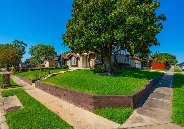 Photo 3 of Single family home for sale at 3824 Fox Holw Dr, Bedford, TX 76021 | MLS# 21374290 | Listing updated on 2026-09-12