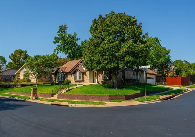 Photo 3 of Single family home for sale at 3824 Fox Holw Dr, Bedford, TX 76021 | MLS# 21374290 | Listing updated on 2026-09-12