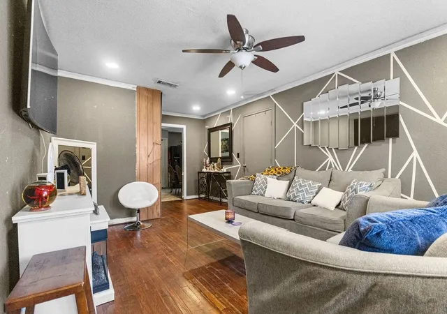 Photo 4 of Sale Pending at 3516 Wilbarger St, Fort Worth, TX 76119 | MLS# 21373685 | Listing updated on 2026-09-14