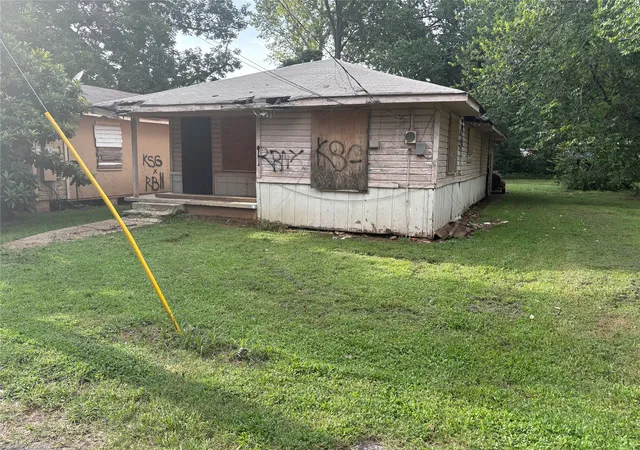 Photo 1 of Single family home for sale at 628 Kelly St, Bossier City, LA 71111 | MLS# 21374531 | Listing updated on 2026-09-10