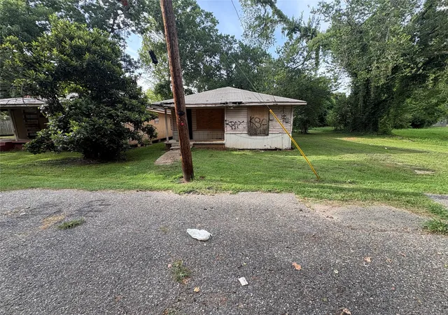 Photo 3 of Single family home for sale at 623 Kelly St, Bossier City, LA 71111 | MLS# 21374521 | Listing updated on 2026-09-10