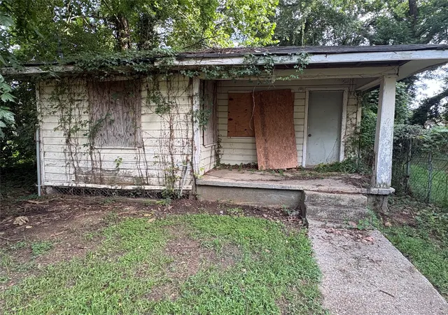 Photo 2 of Single family home for sale at 621 Kelly St, Bossier City, LA 71111 | MLS# 21374517 | Listing updated on 2026-09-10