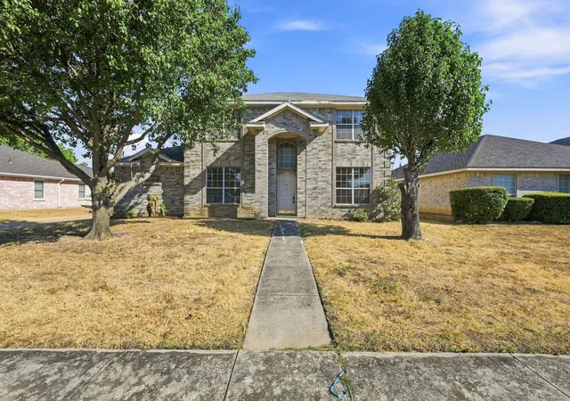 Photo 1 of Single family home for sale at 467 Orchard Hl Dr, Cedar Hill, TX 75104 | MLS# 21374592 | Listing updated on 2026-09-11