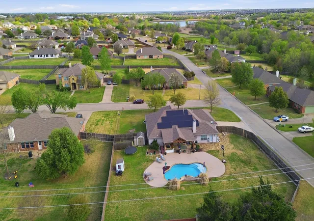 Photo 3 of Single family home for sale at 114 Clydesdale Dr, Fate, TX 75087 | MLS# 21374010 | Listing updated on 2026-09-07