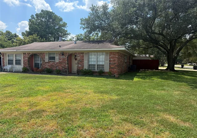 Photo 2 of Single family home for sale at 2500 Melrose, Bossier City, LA 71111 | MLS# 21374128 | Listing updated on 2026-09-29