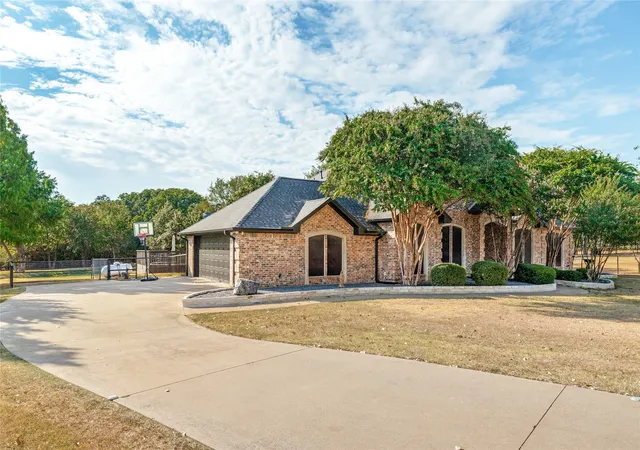 Photo 1 of Single family home for sale at 4291 Indian Paint Trl, Aubrey, TX 76227 | MLS# 21370407 | Listing updated on 2026-09-11