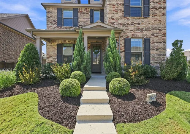 Photo 3 of Single family home for sale at 1829 Temple Hills, Van Alstyne, TX 75495 | MLS# 21373114 | Listing updated on 2026-10-03