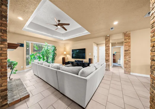 Photo 3 of Single family home for sale at 342 Hillcroft Dr, Duncanville, TX 75137 | MLS# 21355442 | Listing updated on 2026-09-11