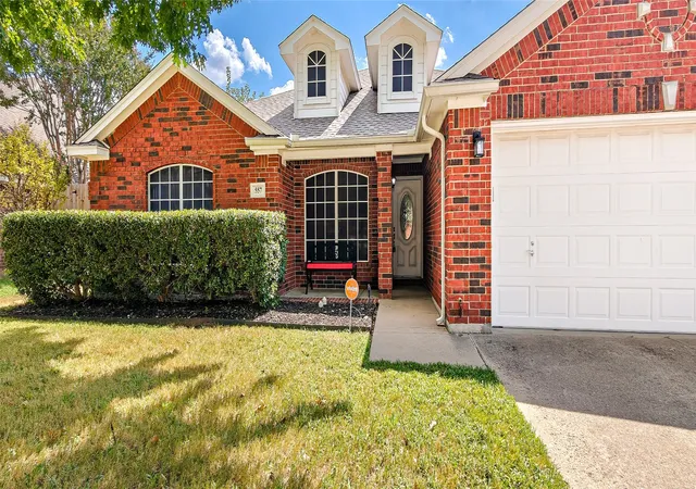 Photo 2 of Sale Pending at 557 Willowview Dr, Saginaw, TX 76179 | MLS# 21374237 | Listing updated on 2026-09-12