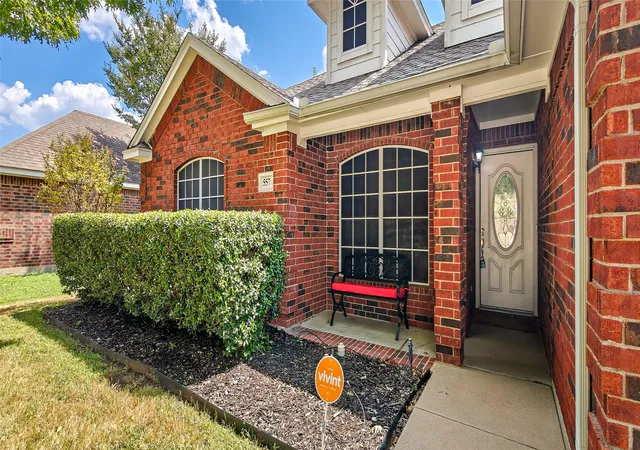 Photo 3 of Sale Pending at 557 Willowview Dr, Saginaw, TX 76179 | MLS# 21374237 | Listing updated on 2026-09-12