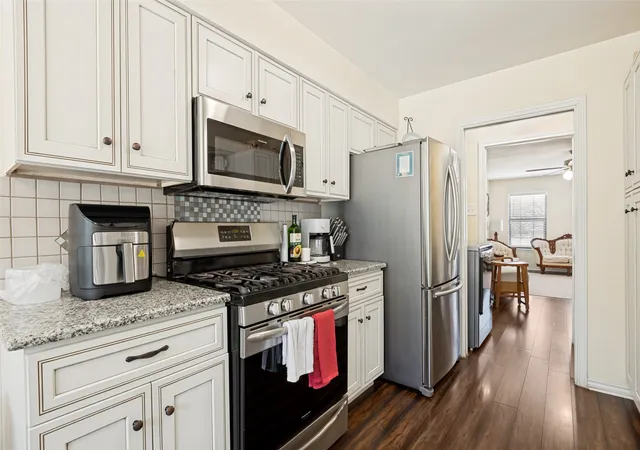 Photo 4 of Sale Pending at 300 Monica St, Glenn Heights, TX 75154 | MLS# 21374651 | Listing updated on 2026-09-07