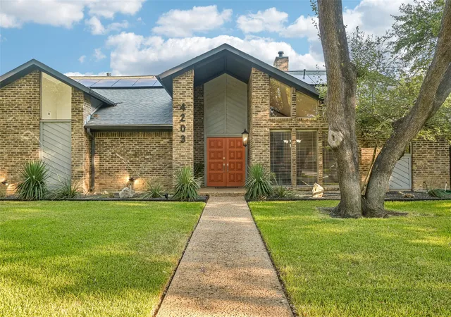 Photo 3 of Single family home for sale at 4203 Cobblers Ln, Dallas, TX 75287 | MLS# 21367664 | Listing updated on 2026-10-03