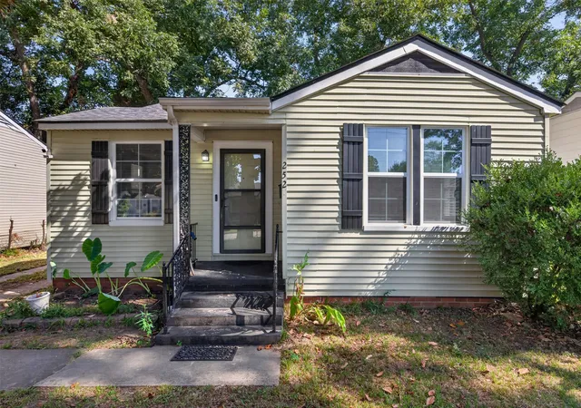 Photo 3 of Single family home for sale at 252 E Linden St, Shreveport, LA 71104 | MLS# 21373997 | Listing updated on 2026-09-14
