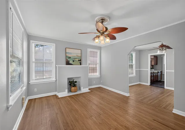 Photo 4 of Single family home for sale at 252 E Linden St, Shreveport, LA 71104 | MLS# 21373997 | Listing updated on 2026-09-14