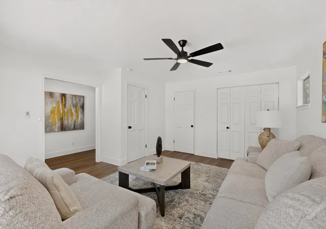 Photo 3 of Single family home for sale at 516 Clover Ln, Garland, TX 75043 | MLS# 21369391 | Listing updated on 2026-09-12