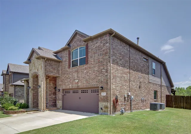 Photo 2 of Single family home for sale at 9828 Tule Lake Rd, Fort Worth, TX 76177 | MLS# 21373564 | Listing updated on 2026-09-13