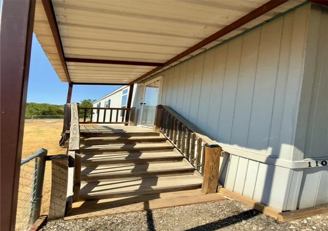 Photo 2 of Single family home for sale at 1108 Ridgeview Cir, Granbury, TX 76048 | MLS# 21369846 | Listing updated on 2026-09-11