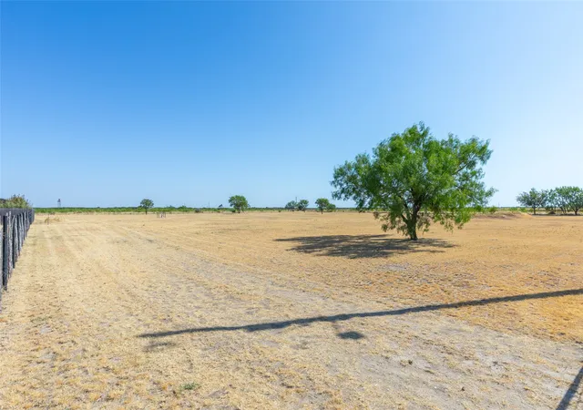 Photo 4 of Single family home for sale at 1948 Elmdale Rd S, Abilene, TX 79602 | MLS# 21368284 | Listing updated on 2026-09-13