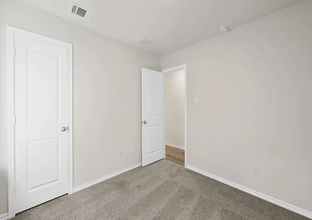 Photo 3 of Sale Pending at 6122 Warm Rays Dr, Crandall, TX 75114 | MLS# 21374835 | Listing updated on 2026-09-08