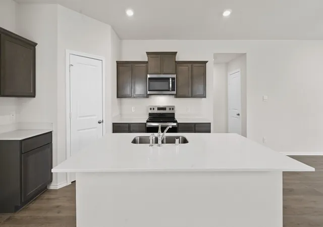 Photo 4 of Sale Pending at 6122 Warm Rays Dr, Crandall, TX 75114 | MLS# 21374835 | Listing updated on 2026-09-08