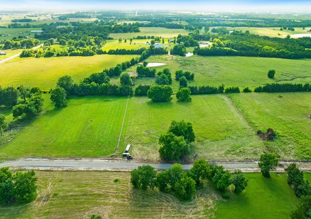 Photo 2 of Land for sale at 325 Private Rd 33261, Sumner, TX 75486 | MLS# 21372464 | Listing updated on 2026-09-11