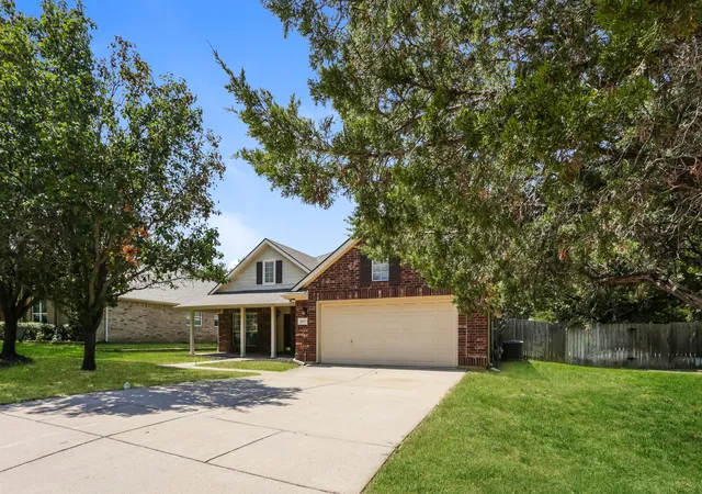 Photo 3 of Sale Pending at 2217 Forest Park Cir, Mansfield, TX 76063 | MLS# 21373813 | Listing updated on 2026-09-20